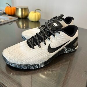 Nike Metcon 4 Men's White and Sail Black Training Shoes